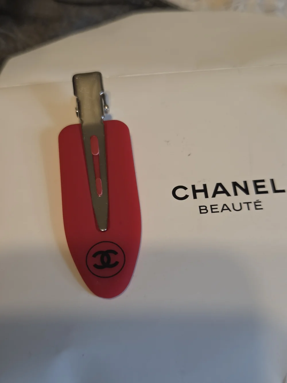 CHANEL Red Logo Hair Clips Set